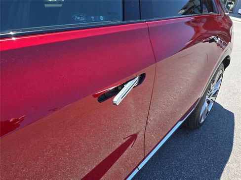 Used 2025 Cadillac Lyriq Luxury w/ LPO, Floor Liner Package AWD/4WD image 14