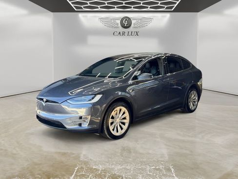 Used 2018 Tesla Model X 75D image 1