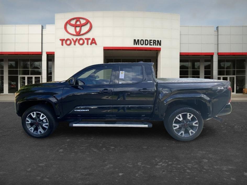 Certified 2025 Toyota Tacoma SR5 AWD/4WD image 9
