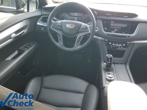 Certified 2023 Cadillac XT5 Luxury FWD image 17