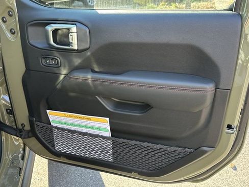 New 2026 Jeep Wrangler Unlimited Rubicon image 14