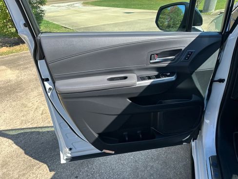 Used 2023 Toyota Sienna XSE image 11