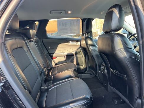 Used 2023 Ford Escape SE image 13