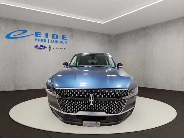New 2027 Lincoln Navigator L Reserve AWD/4WD image 3