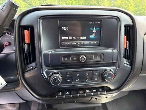 Used 2019 Chevrolet Silverado 2500 W/T AWD/4WD image 18