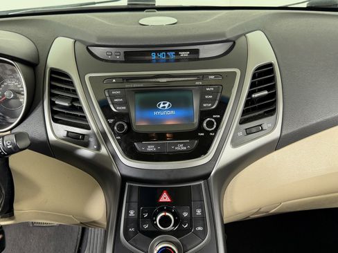 Used 2015 Hyundai Elantra Limited image 12