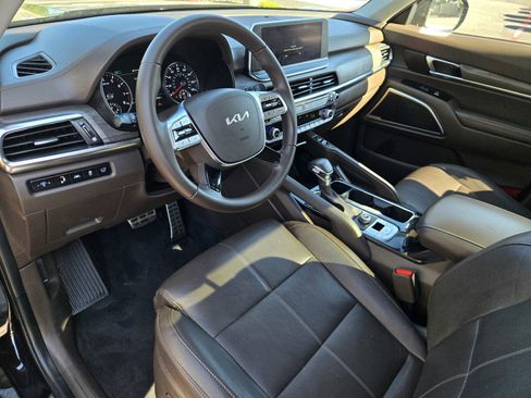 Certified 2022 Kia Telluride SX w/ Towing Package image 10