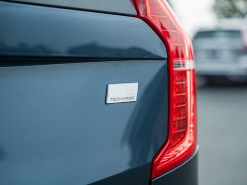 Certified 2023 Volvo XC90 T8 Plus w/ Protection Package Premier AWD/4WD image 8