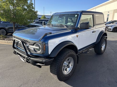 Used 2022 Ford Bronco Badlands w/ Sasquatch Package AWD/4WD image 3