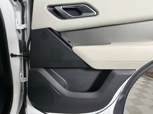 Used 2019 Land Rover Range Rover Velar S image 28