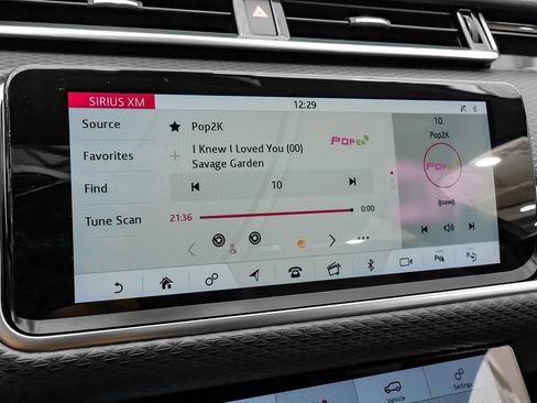 Used 2019 Land Rover Range Rover Velar R-Dynamic SE AWD/4WD image 23