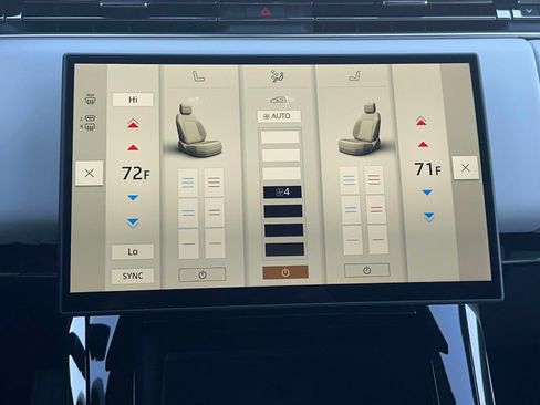 Used 2025 Land Rover Range Rover Sport SE image 12