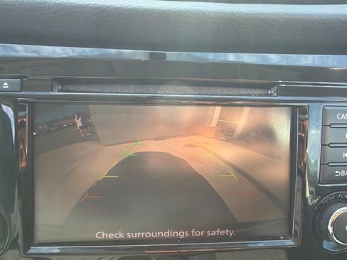 Used 2018 Nissan Rogue SV FWD image 26