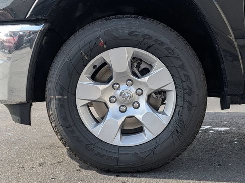 New 2026 RAM 1500 4x4 Crew Cab image 4