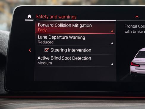 Used 2022 BMW 530i xDrive w/ M Sport Package image 5