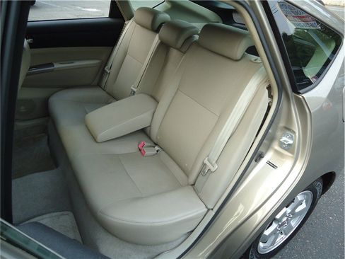 Used 2007 Toyota Prius w/ Pkg 6 FWD image 12
