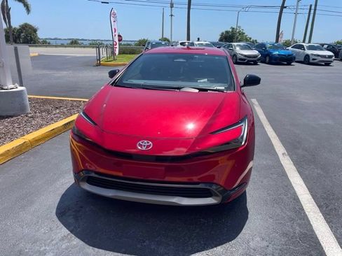 Used 2024 Toyota Prius XLE FWD image 2