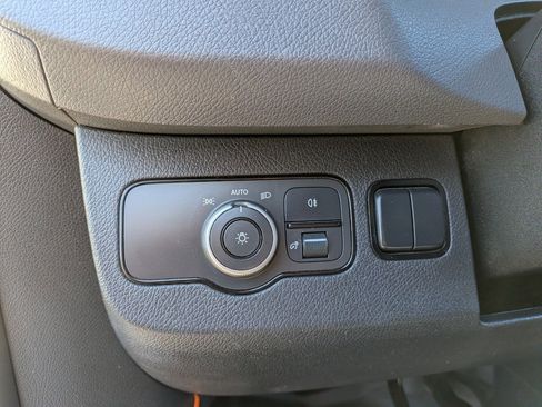 Used 2019 Mercedes-Benz Sprinter 144 image 17