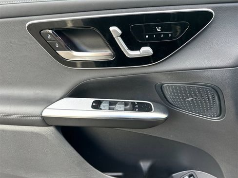 Certified 2025 Mercedes-Benz GLC 300 image 12