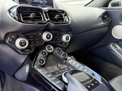 Used 2019 Aston Martin V8 Vantage Coupe image 26