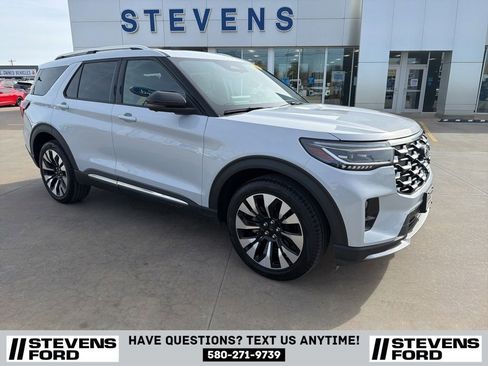 Used 2025 Ford Explorer Platinum w/ LUX Leather Package AWD/4WD image 3