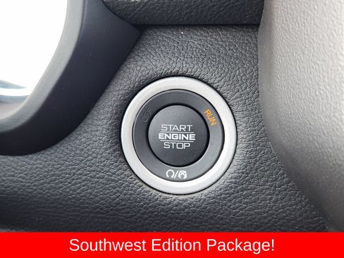 Used 2025 RAM 1500 Laramie AWD/4WD image 32
