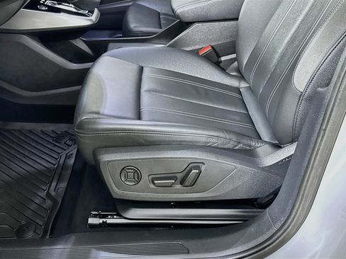 Used 2023 Audi Q4 e-tron Prestige AWD/4WD image 22