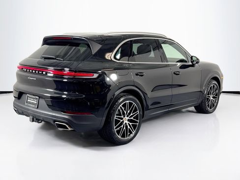 Used 2025 Porsche Cayenne image 9