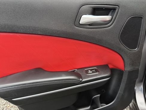 Used 2015 Dodge Charger R/T w/ Wheels & Tunes Group image 39
