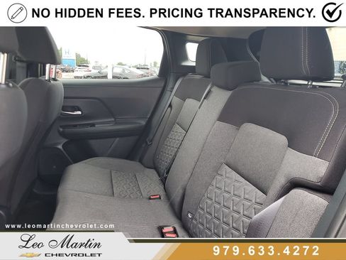 Used 2025 Nissan Kicks SV FWD image 8