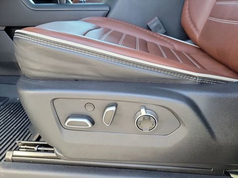 Used 2023 GMC Sierra 1500 Denali Ultimate image 10