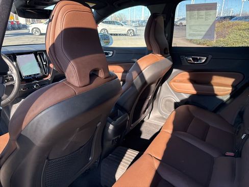 Certified 2023 Volvo XC60 B5 Plus w/ Climate Package image 28
