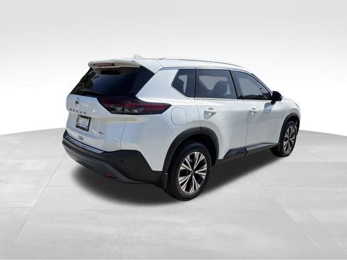 Used 2021 Nissan Rogue SV w/ Premium Package image 8