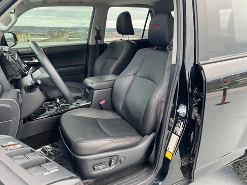 Certified 2020 Toyota 4Runner TRD Off-Road Premium w/ Moonroof Package AWD/4WD image 19