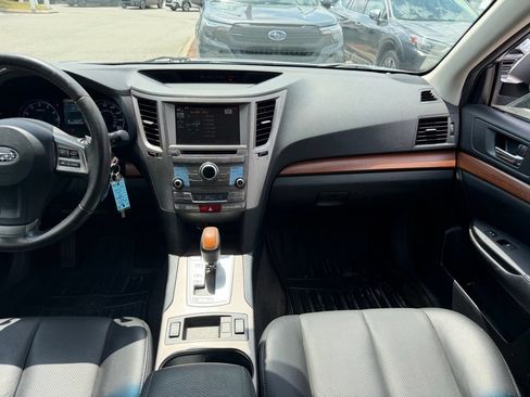 Used 2013 Subaru Outback 3.6R Limited AWD/4WD image 18
