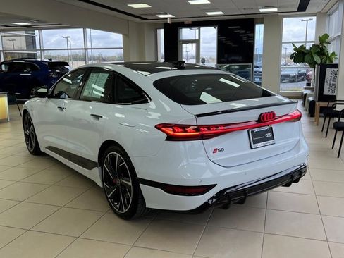 Certified 2025 Audi S6 e-tron Prestige w/ 21" Black Optic Package image 7