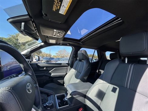 Used 2025 Toyota 4Runner Limited image 12