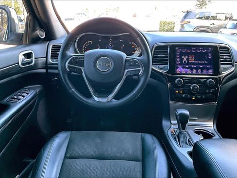 Used 2019 Jeep Grand Cherokee Altitude image 5
