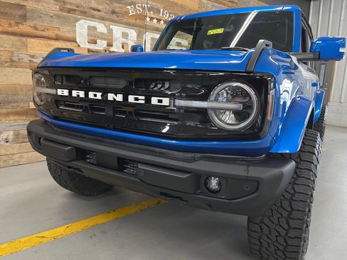 Used 2021 Ford Bronco Outer Banks image 9