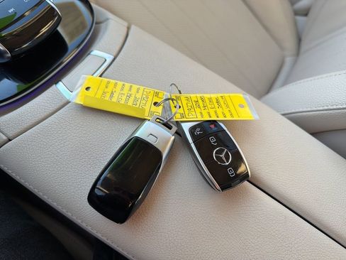 Used 2017 Mercedes-Benz E 300 4MATIC image 32