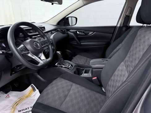 Used 2019 Nissan Rogue Sport SV FWD image 17