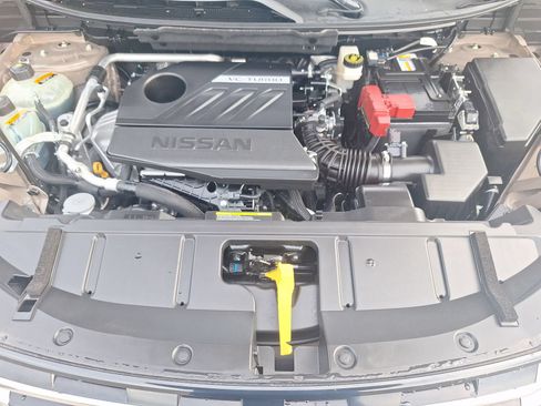 Used 2024 Nissan Rogue Platinum FWD image 36