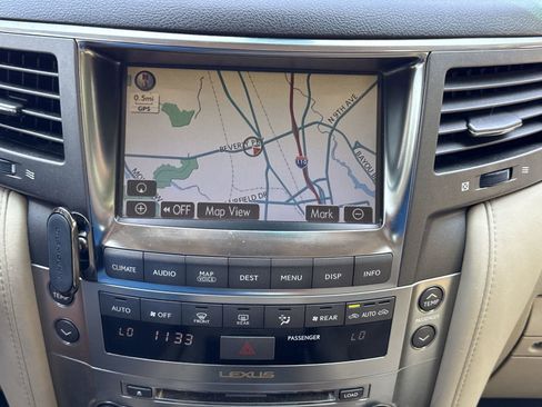 Used 2008 Lexus LX 570 4WD image 32