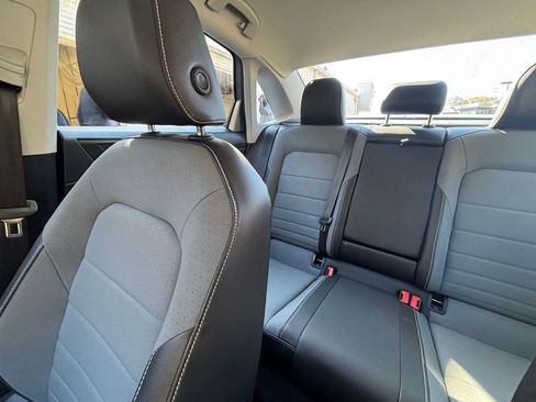 Used 2025 Volkswagen Jetta SE image 39