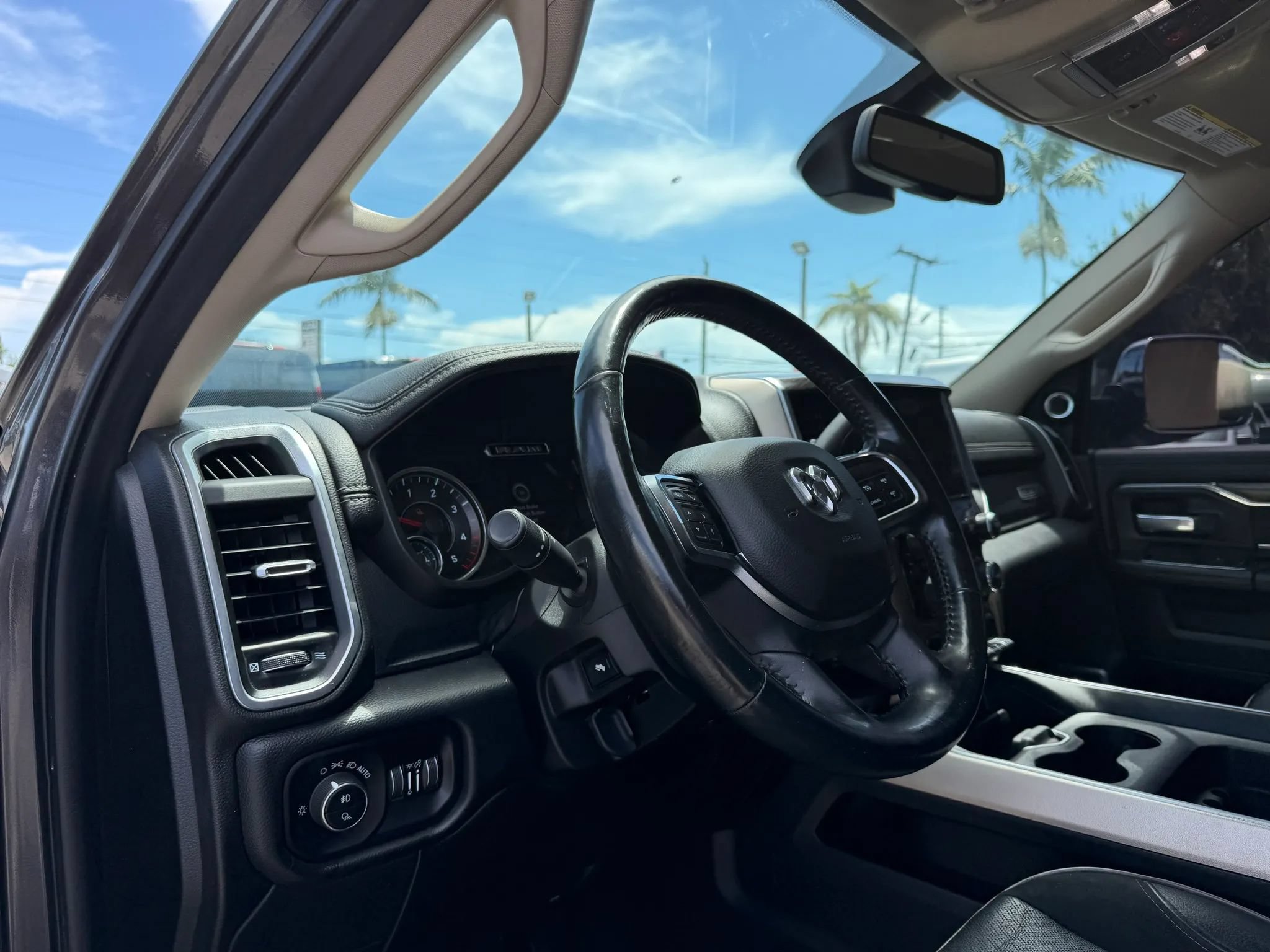 Used 2019 RAM 2500 4x4 Crew Cab Laramie image 12