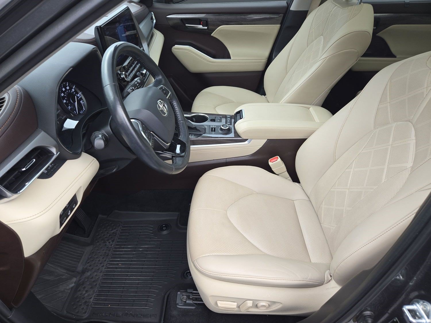 Used 2021 Toyota Highlander Platinum AWD/4WD image 15