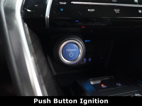 Used 2022 Toyota Venza Limited image 8