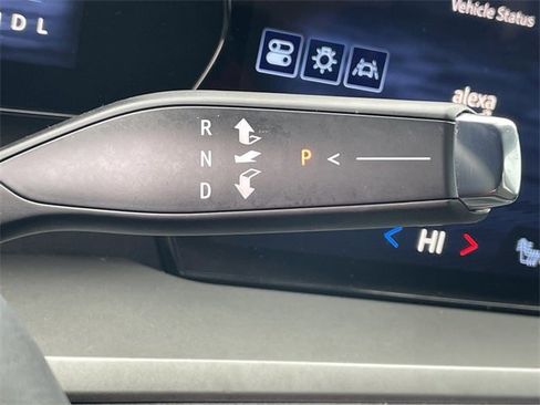 Used 2024 Chevrolet Traverse LT image 20