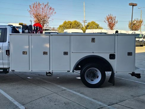 Used 2022 Ford F550 2WD Regular Cab Super Duty image 14