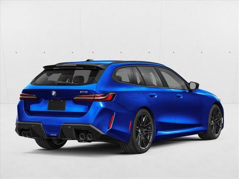 New 2027 BMW M5 Touring AWD/4WD image 2